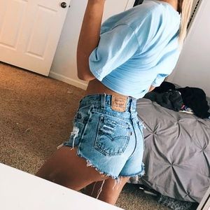 VINTAGE CUT OFF LEVIS